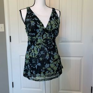New York & Company Sheer V-Neck Top Size M